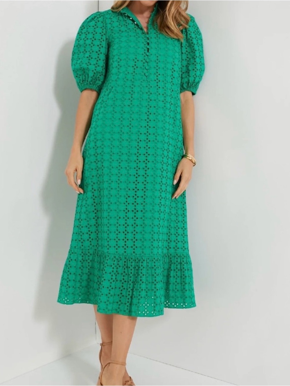 Hyacinth House Kelly Green Eyelet Tryall Short Sleeve Midi dress